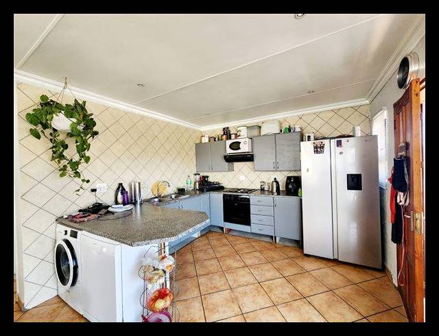 2 BEDROOM TOWNHOUSE FOR SALE IN EVELEIGH